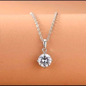 SALE! ❤️ Cubic Zirconia Pendant Necklace - Silver Tone
Stainless Steel